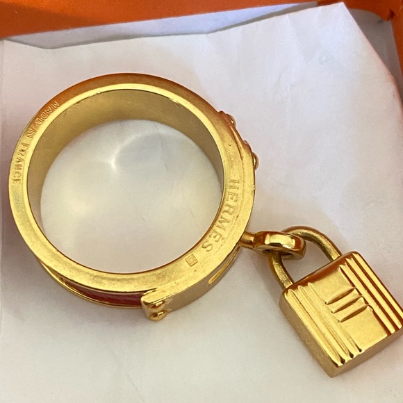 💯AUTHENTIC HERMES KELLY CADENA MOTIF SCARF RING W/BOX - SIZE 9.5 - Picture 9 of 14